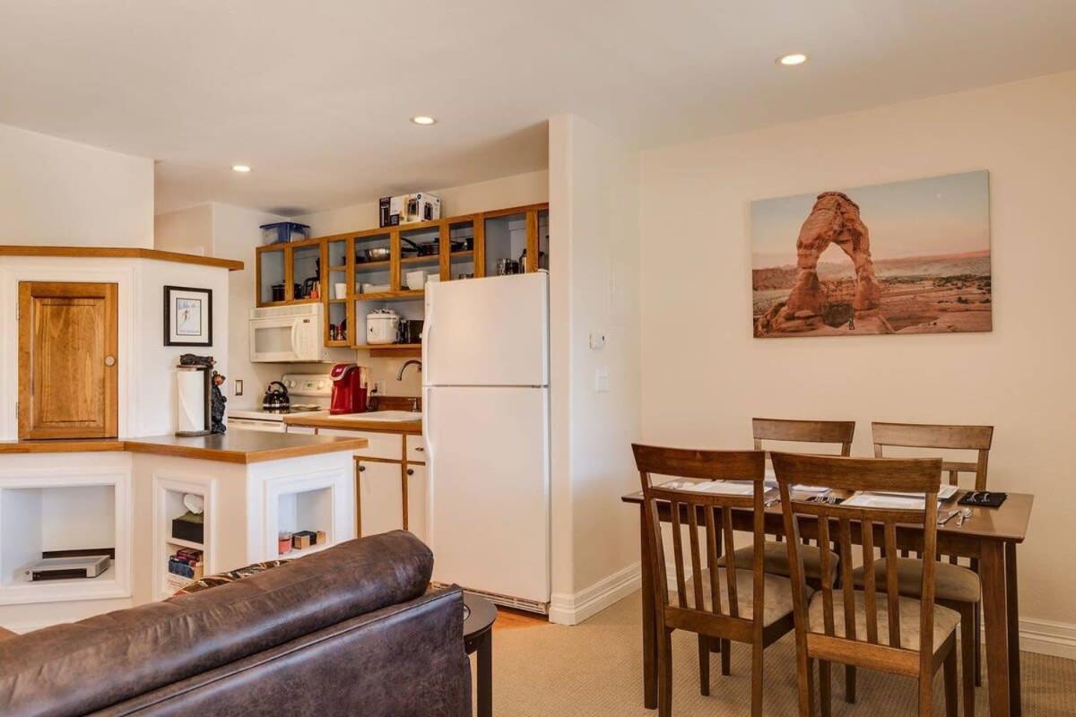 Cozy Red Roost Essential Getaway Breckenridge